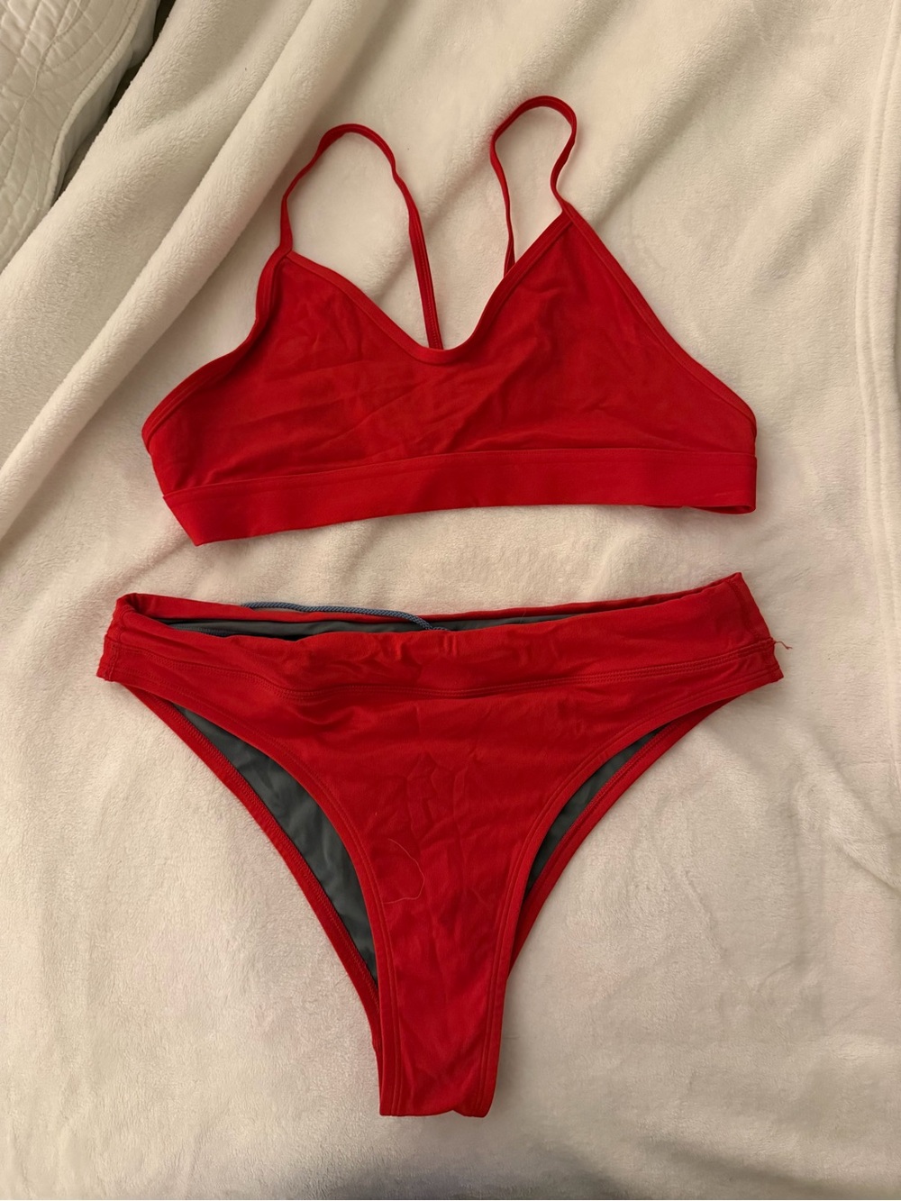 Jolyn red bikini
